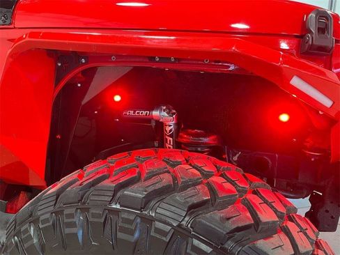 Used 2020 Jeep Gladiator Rubicon image 9