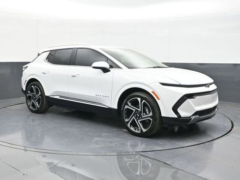 New 2026 Chevrolet Equinox EV LT image 19