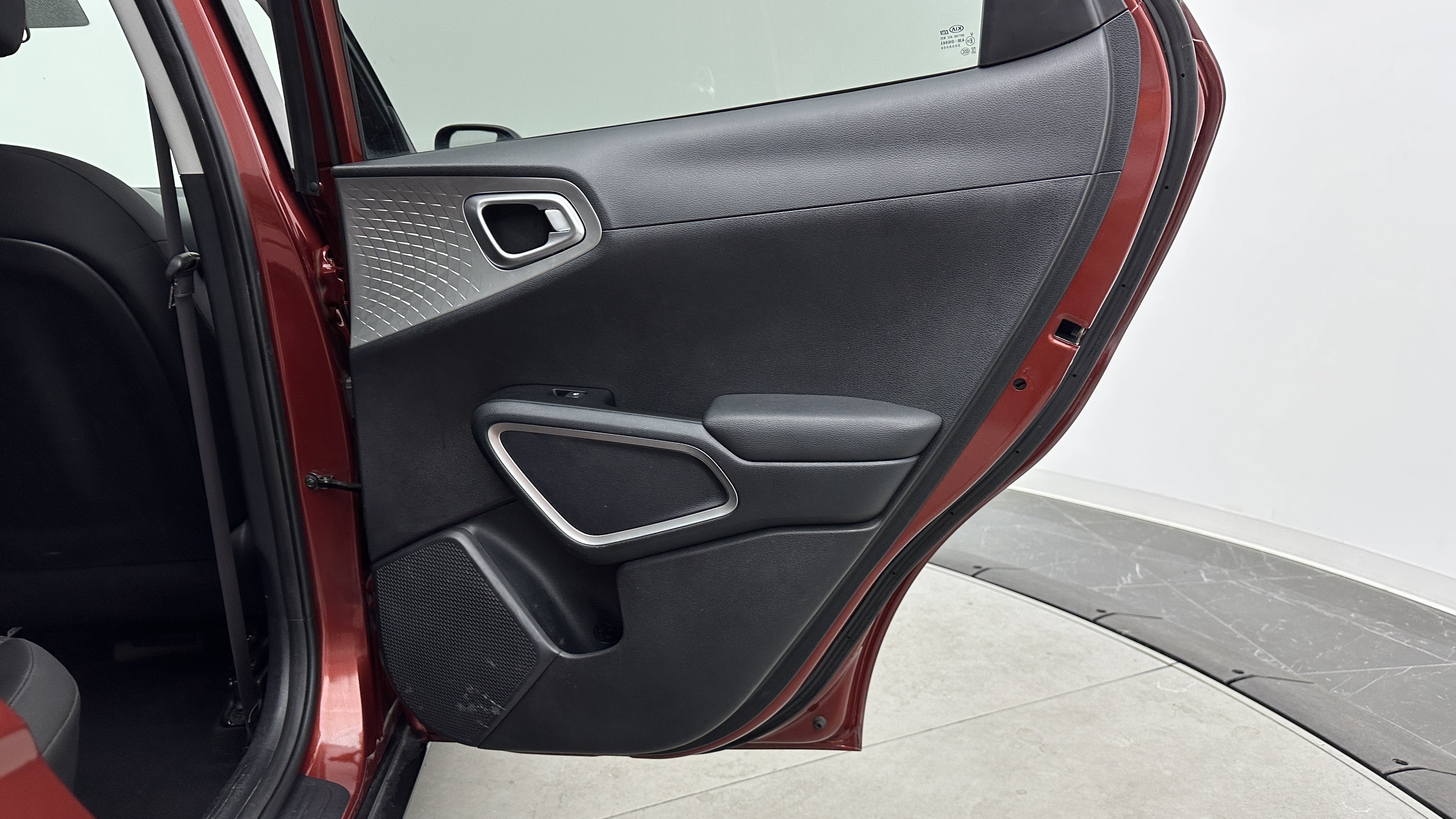 Used 2020 Kia Soul LX FWD image 30
