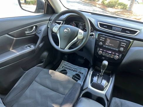 Used 2014 Nissan Rogue SV w/ SV Family Package AWD/4WD image 26