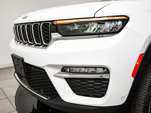 Used 2022 Jeep Grand Cherokee Limited 4xe w/ Luxury Tech Group II AWD/4WD image 3