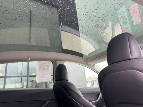 Used 2022 Tesla Model Y Performance image 16