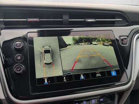 Used 2022 Chevrolet Bolt EUV Premier FWD image 15