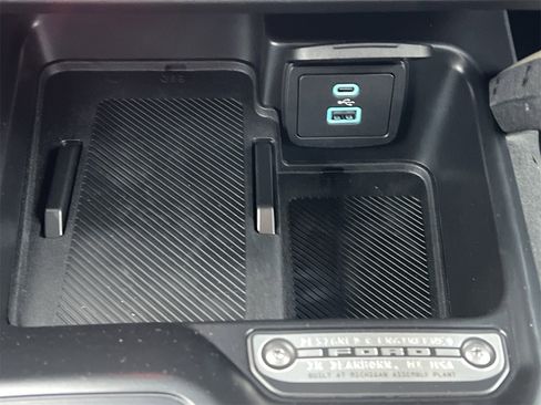 New 2025 Ford Bronco Badlands image 7