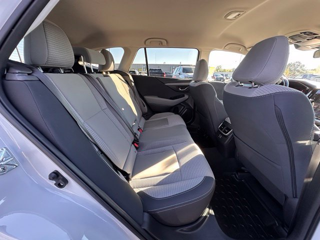 Used 2024 Subaru Outback Premium AWD/4WD image 31