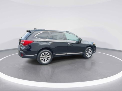 Used 2018 Subaru Outback 2.5i Touring w/ Popular Package #3 AWD/4WD image 8