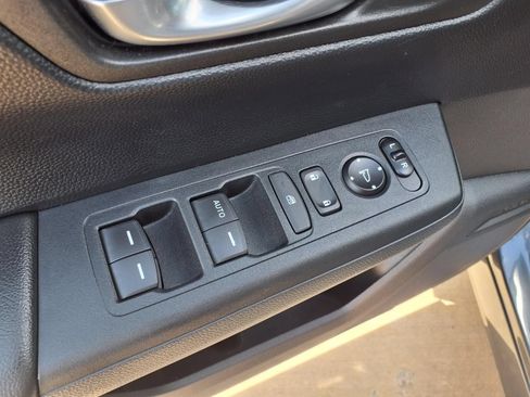 Used 2025 Honda CR-V LX image 23