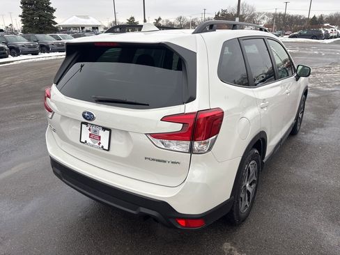 Certified 2023 Subaru Forester Premium image 3