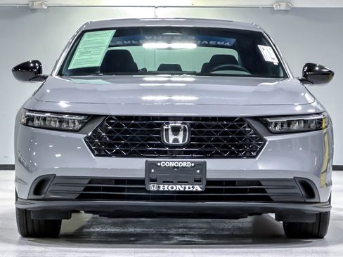 Used 2025 Honda Accord Sport image 6