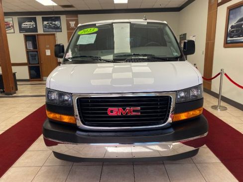 Used 2023 GMC Savana 2500 w/ Driver Convenience Package image 10