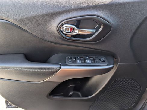 Used 2022 Jeep Cherokee Latitude Lux image 30