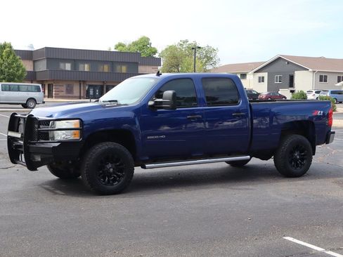 Used 2013 Chevrolet Silverado 2500 LT w/ Interior Plus Package AWD/4WD image 10