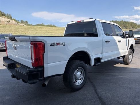 Used 2024 Ford F250 XL AWD/4WD image 8