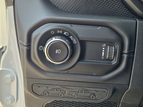 New 2025 Jeep Wrangler Unlimited Rubicon image 19