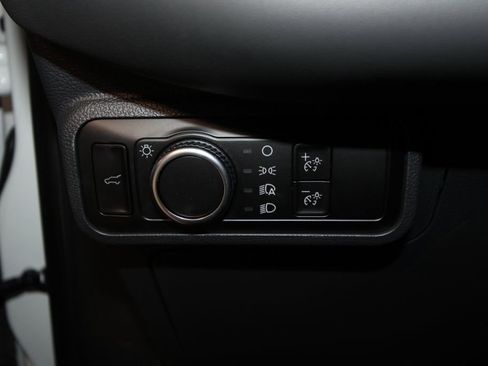 Used 2025 Ford Explorer Active image 9