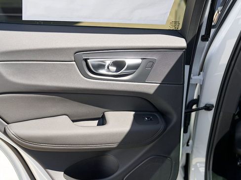 New 2026 Volvo XC60 T8 Ultra w/ Climate Package AWD/4WD image 19
