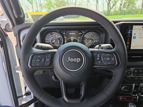 Used 2026 Jeep Wrangler Unlimited Sport AWD/4WD image 3