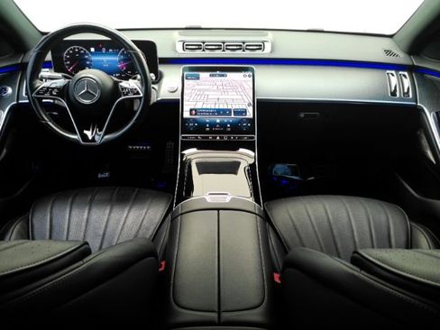 Used 2022 Mercedes-Benz S 500 4MATIC w/ AMG Line Package image 3