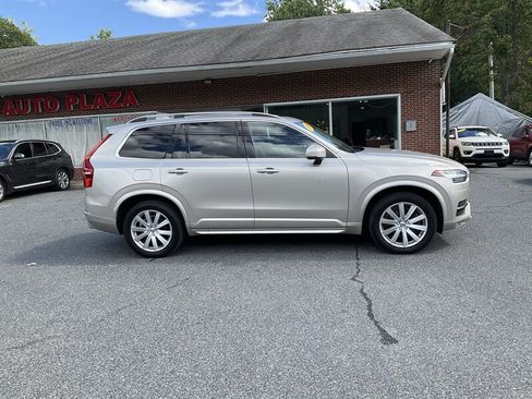 Used 2016 Volvo XC90 T6 Momentum AWD/4WD image 4