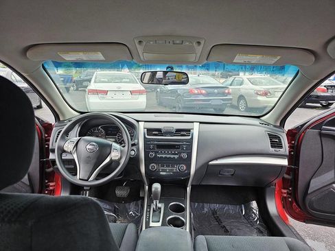 Used 2014 Nissan Altima 2.5 S image 2