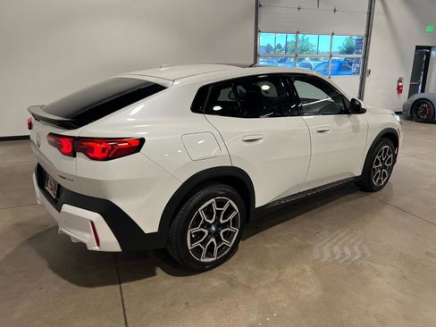 Used 2025 BMW X2 xDrive28i w/ Technology Package AWD/4WD image 3