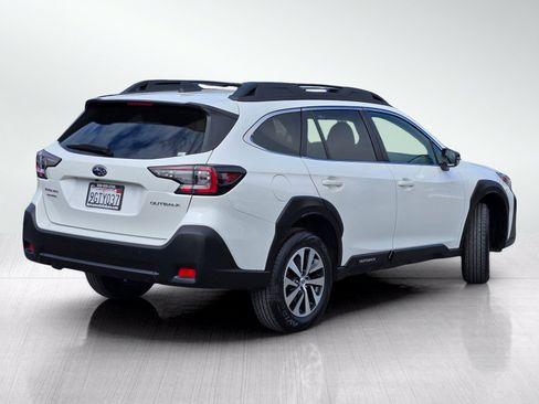 Used 2024 Subaru Outback Premium AWD/4WD image 4
