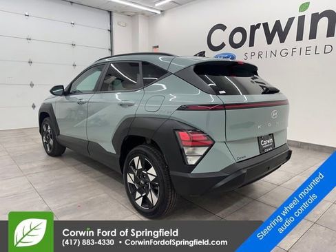 Used 2025 Hyundai Kona SEL image 3