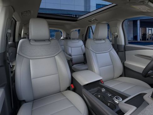 New 2026 Ford Explorer Active w/ Active Comfort Package AWD/4WD image 10