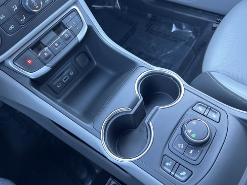 Used 2022 GMC Terrain SLT image 26