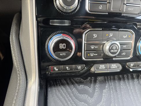 Used 2024 GMC Yukon Denali image 29