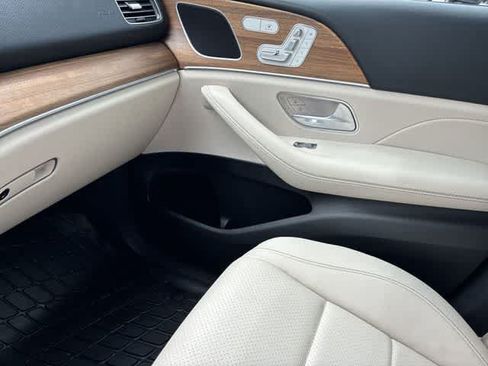 Used 2025 Mercedes-Benz GLE 350 4MATIC image 33