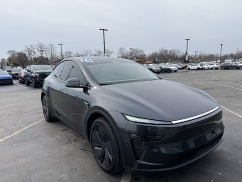 Used 2026 Tesla Model Y Long Range image 3