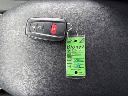 Certified 2025 Toyota RAV4 XLE AWD/4WD image 29