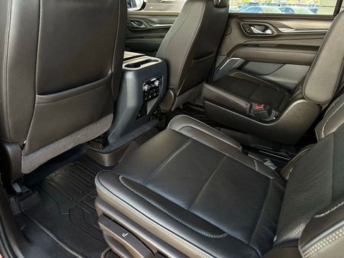 Used 2021 GMC Yukon XL Denali w/ Denali Premium Package image 15