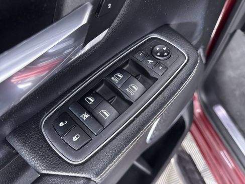 Used 2019 RAM 1500 Laramie AWD/4WD image 14