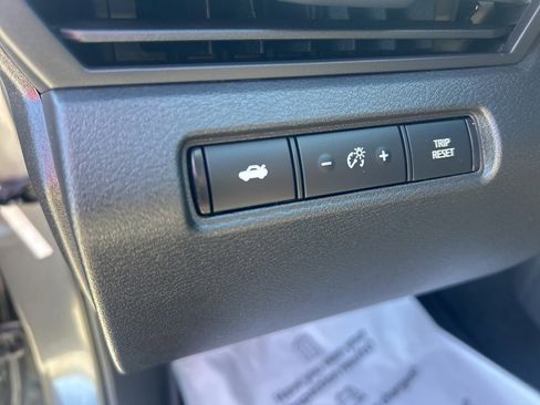 Used 2024 Nissan Altima 2.5 SV image 13