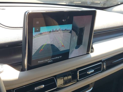 Used 2023 Lincoln Aviator Reserve w/ Equipment Group 201A AWD/4WD image 16