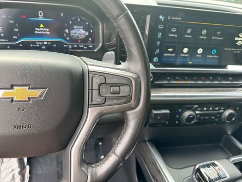 Used 2022 Chevrolet Silverado 1500 LTZ AWD/4WD image 18