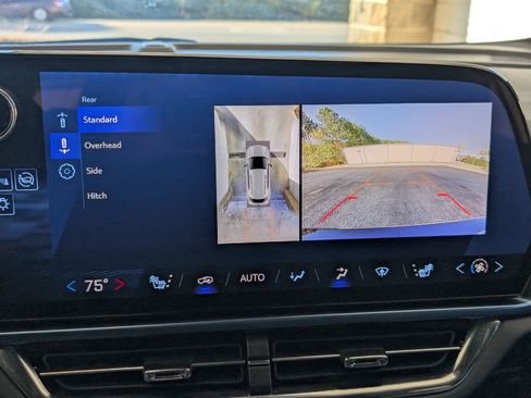 Used 2025 Chevrolet Equinox EV LT w/ Convenience Package image 28