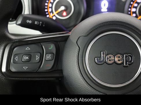 Used 2025 Jeep Gladiator Mojave AWD/4WD image 8