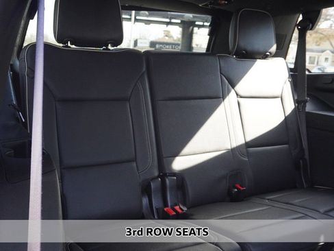Used 2023 GMC Yukon SLT w/ SLT Premium Package AWD/4WD image 13