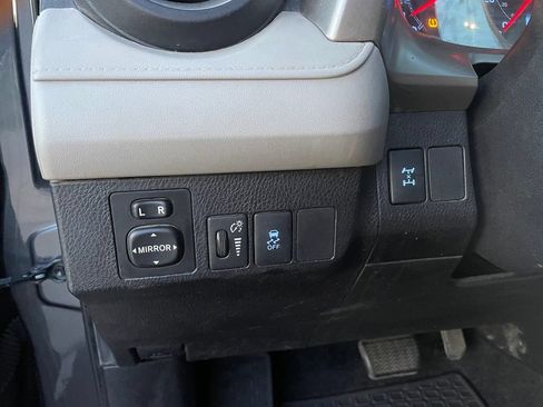 Used 2014 Toyota RAV4 LE AWD/4WD image 17