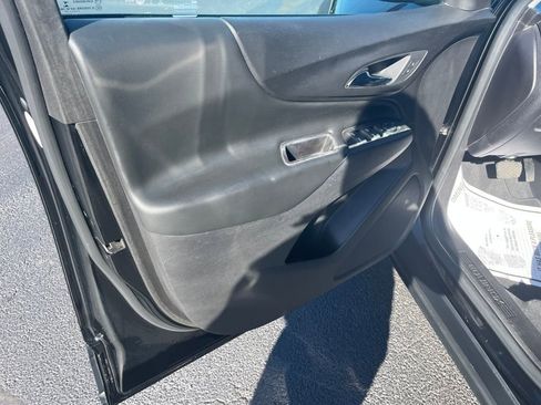 Used 2018 Chevrolet Equinox LT image 18