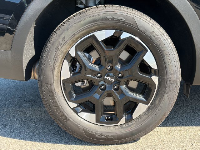 Certified 2025 Kia Sorento S AWD/4WD image 13