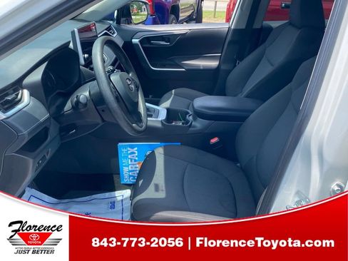Used 2025 Toyota RAV4 XLE FWD image 6