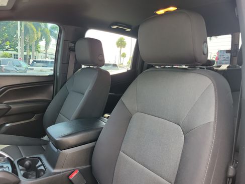 Used 2023 Chevrolet Colorado Trail Boss w/ Technology Package AWD/4WD image 22