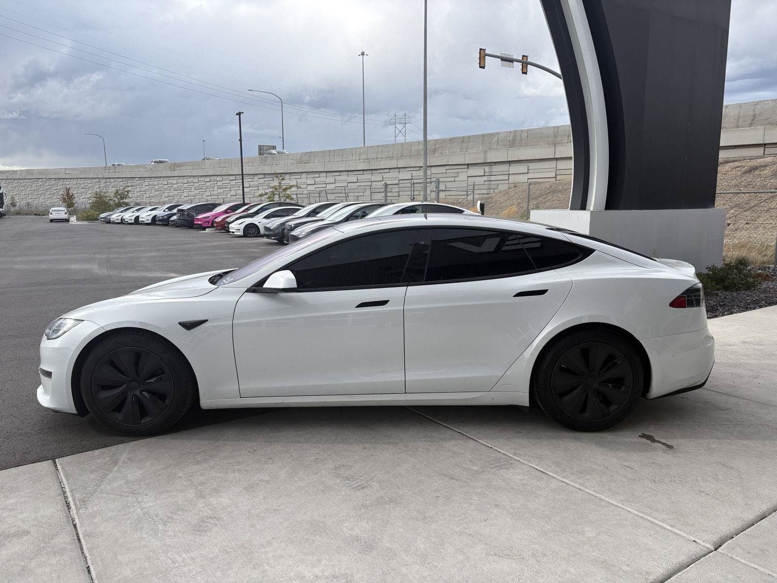 Used 2022 Tesla Model S AWD/4WD image 4