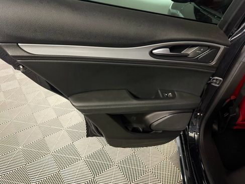 Used 2024 Alfa Romeo Stelvio Veloce AWD/4WD image 30