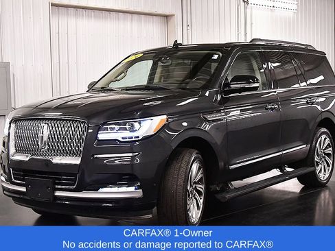 Used 2024 Lincoln Navigator Reserve AWD/4WD image 3