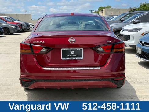 Used 2023 Nissan Altima 2.5 SV FWD image 10
